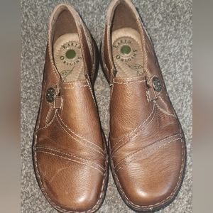 Earth Origins brown leather Elsie slip on shoes